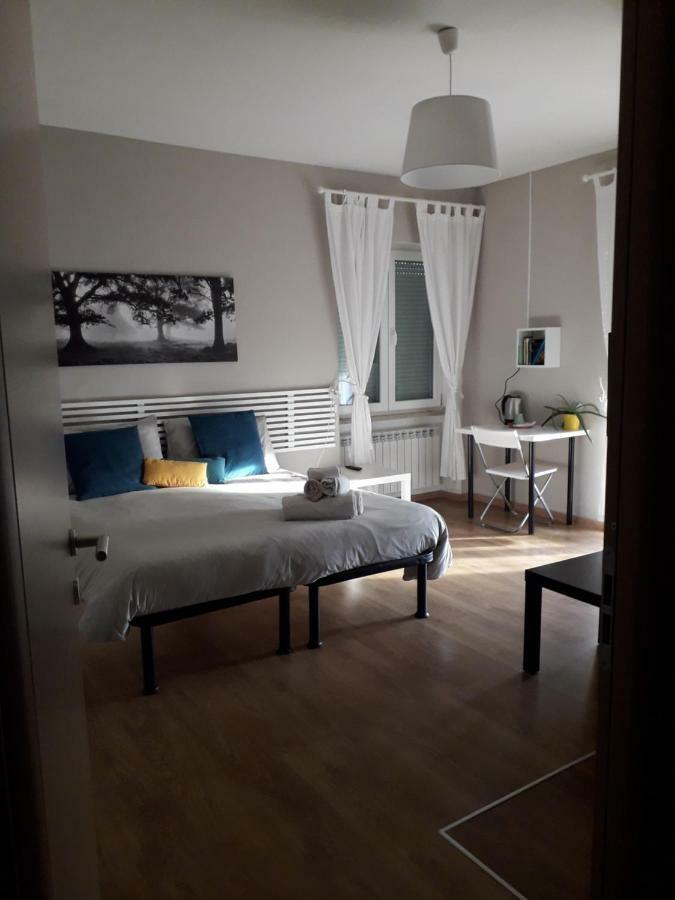Le Stanze Di Adele Bed & Breakfast ลาควิลา ภายนอก รูปภาพ